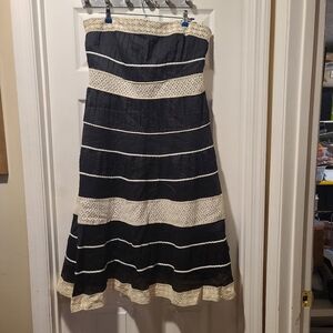 Elegant Ann Taylor Black and Cream Women's Dress (A1-X)